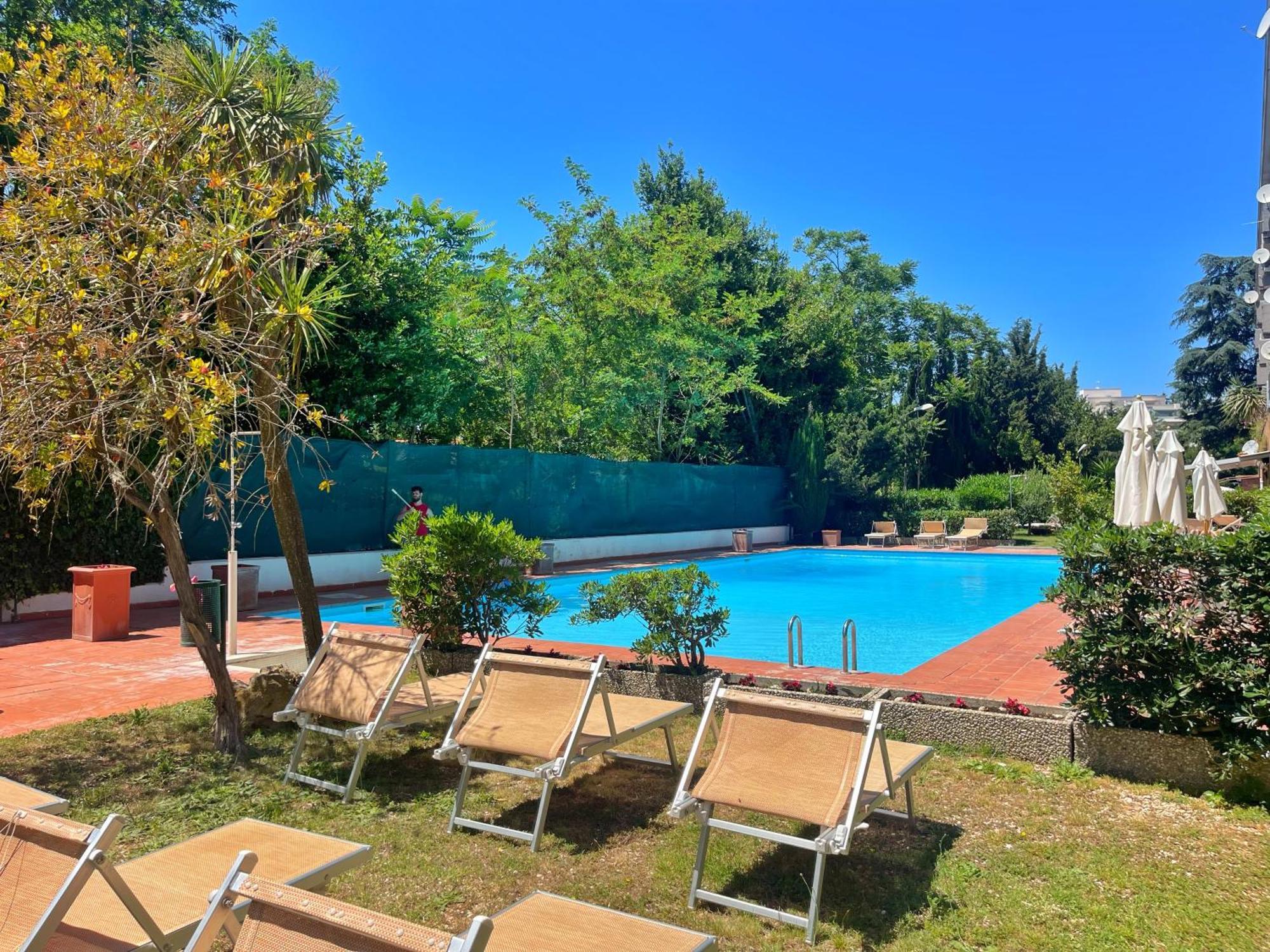 Modern Apartment 10 Min Vatican Parking&Pool Rome Exterior photo